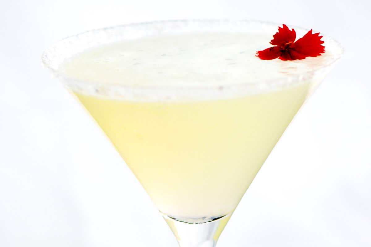 Unlocking the Perfect Lemon Drop Martini: Vodka, Citrus & Balance